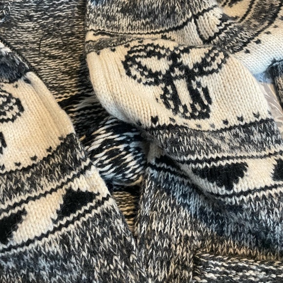 Aritzia TNA Lambswool Sea & Sky Cowichan Sweater - Picture 4 of 5